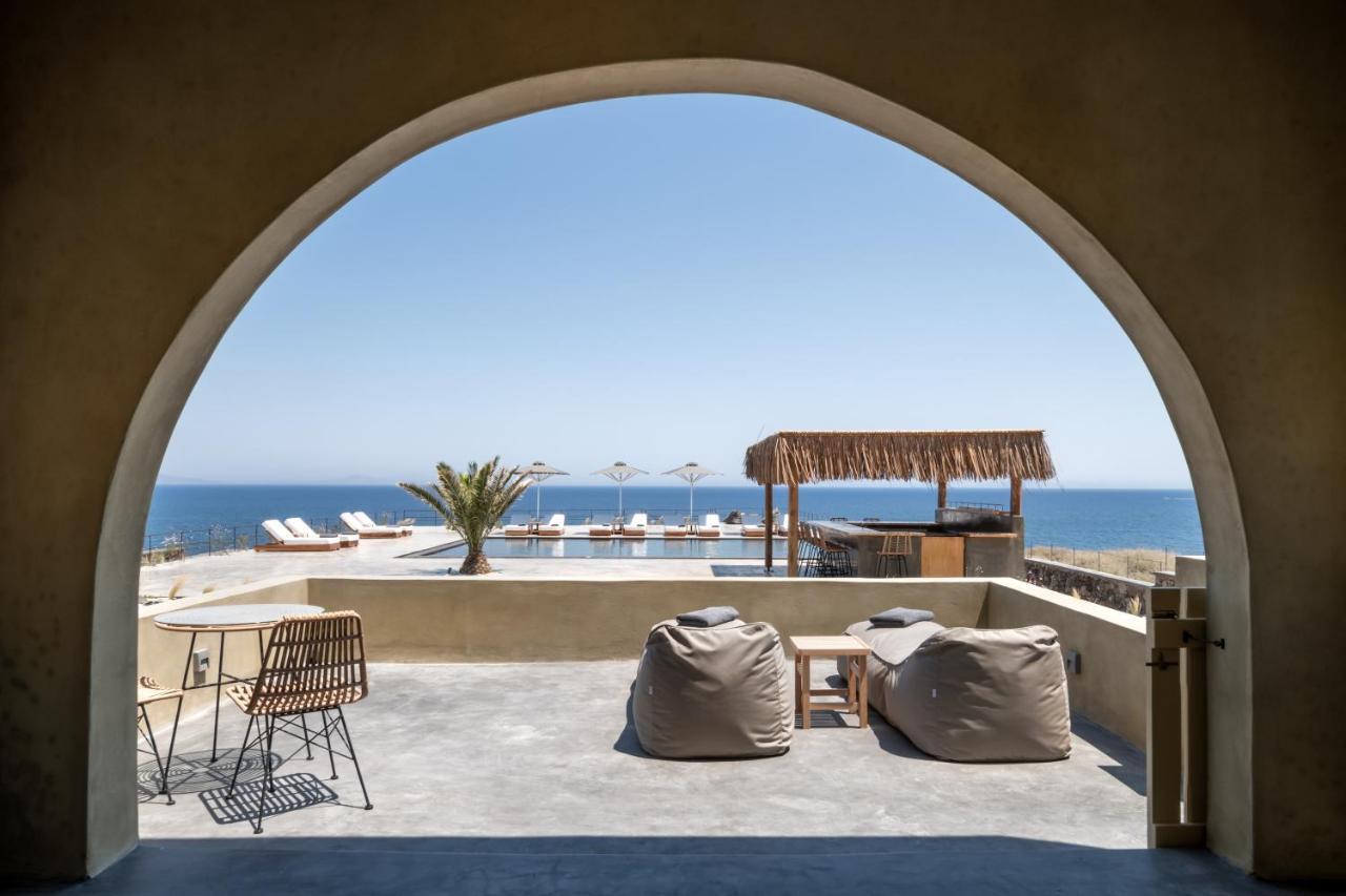 Colombos Beachfront Finikiá Kültér fotó